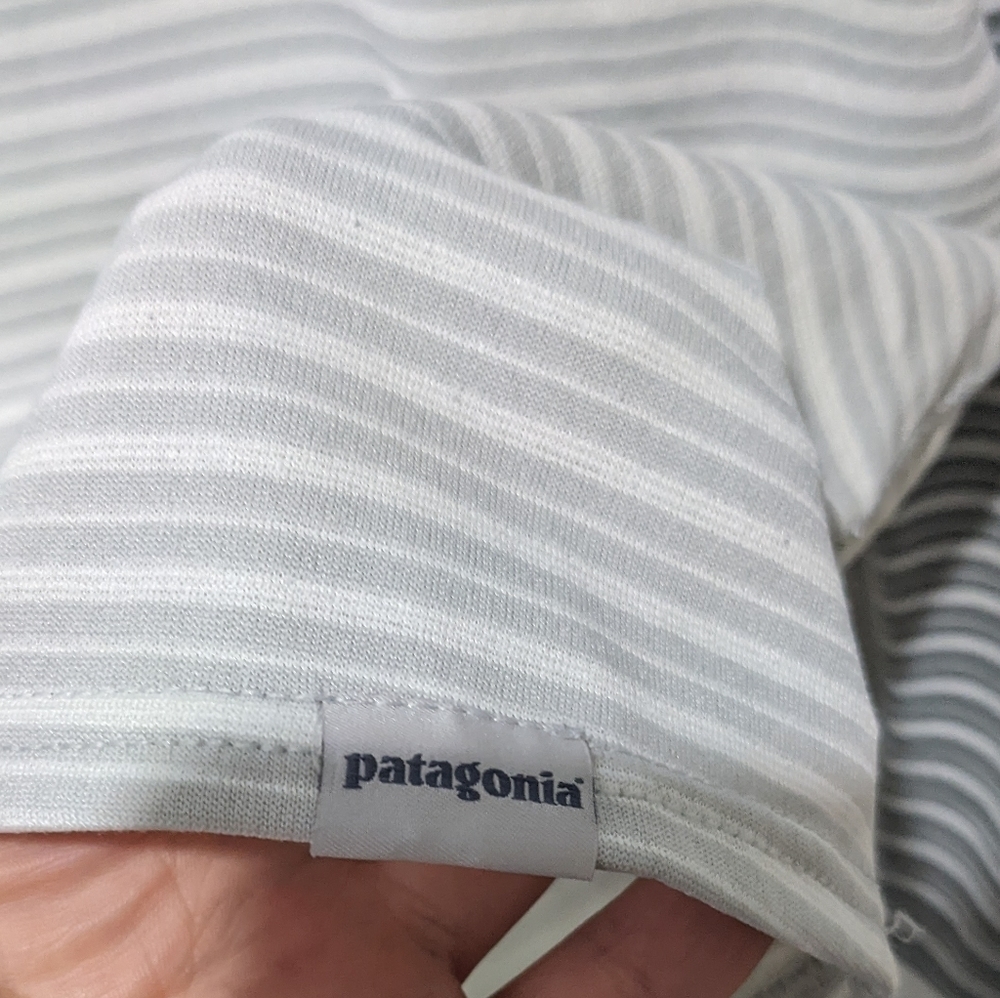 Patagonia | Women's Capilene® 3 Midweight Crew In Grey Stripe - Picture 4 of 5